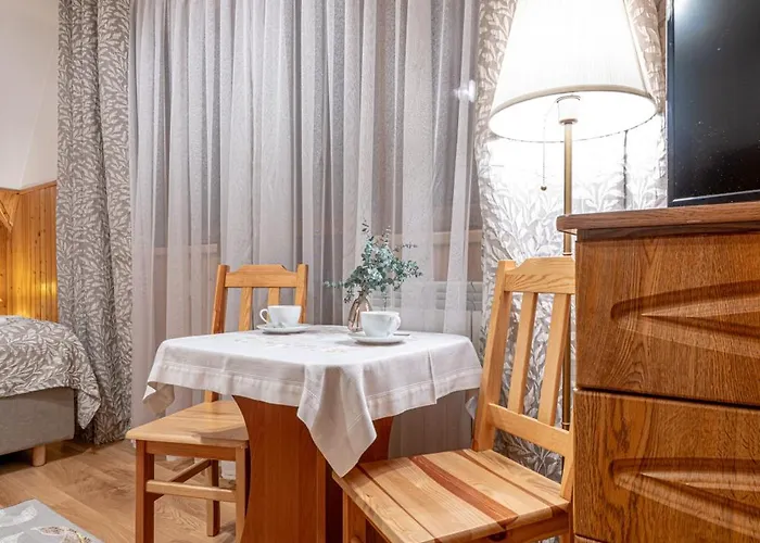 לינה וארוחת בוקר I Teklarz &